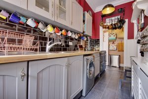 Kitchen- click for photo gallery